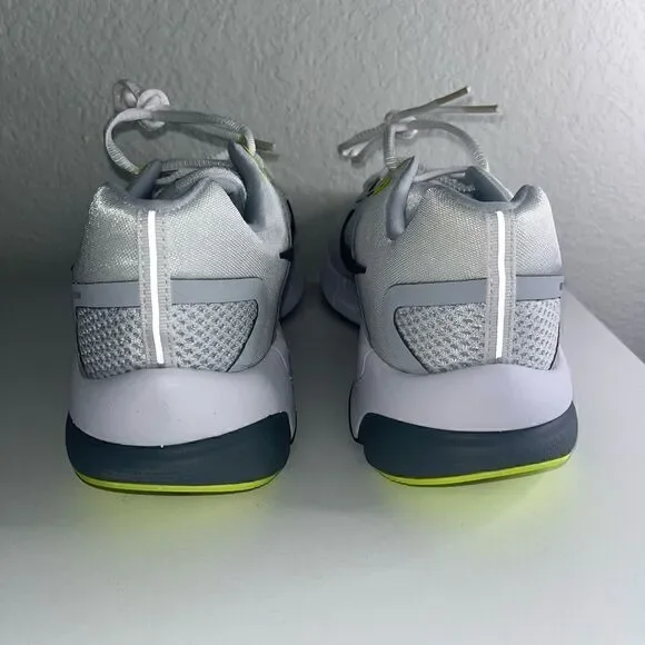 NWT Nike Zoom Prevail